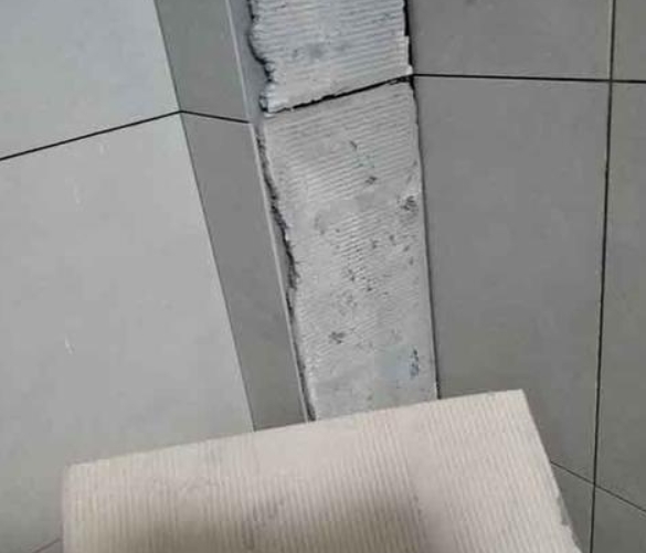 左云瓷砖空鼓维修公司分享下厨房瓷砖脱落的补救措施。
